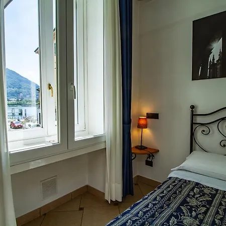 Konukevi In Riva Al Como